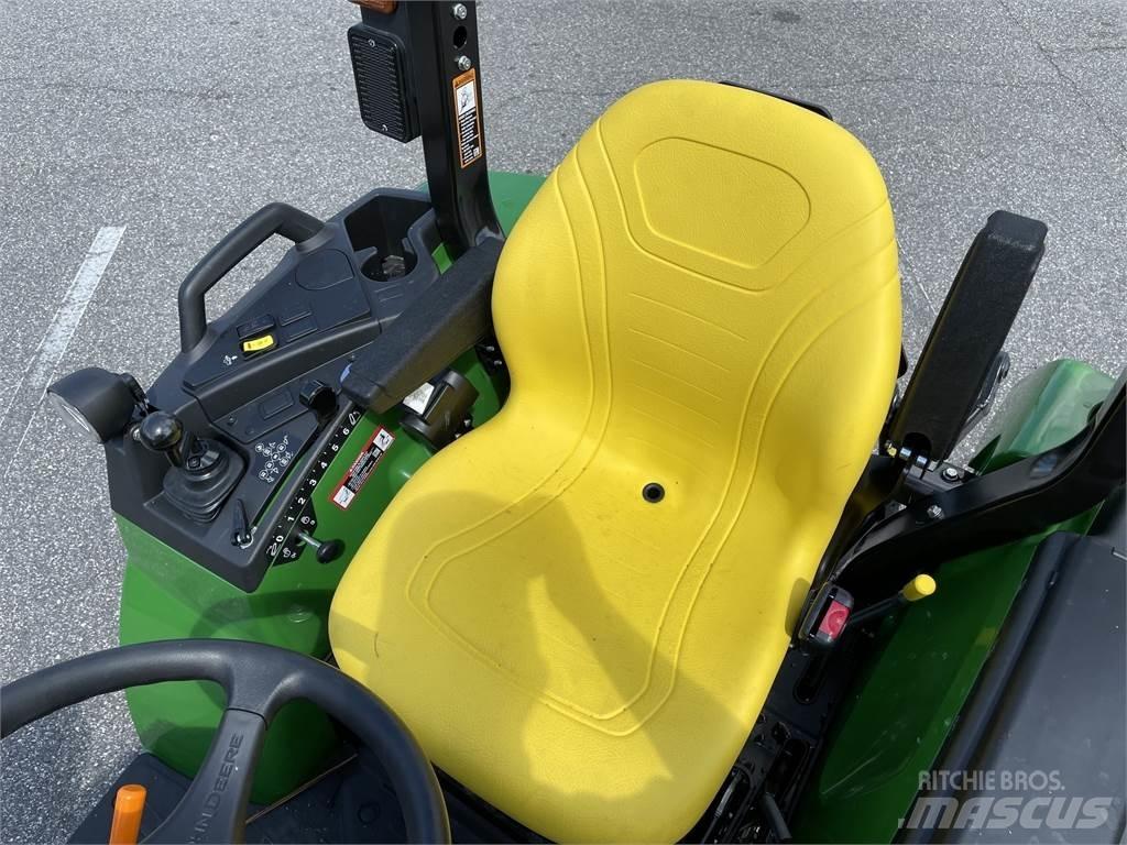 John Deere 2038R Компактни трактори