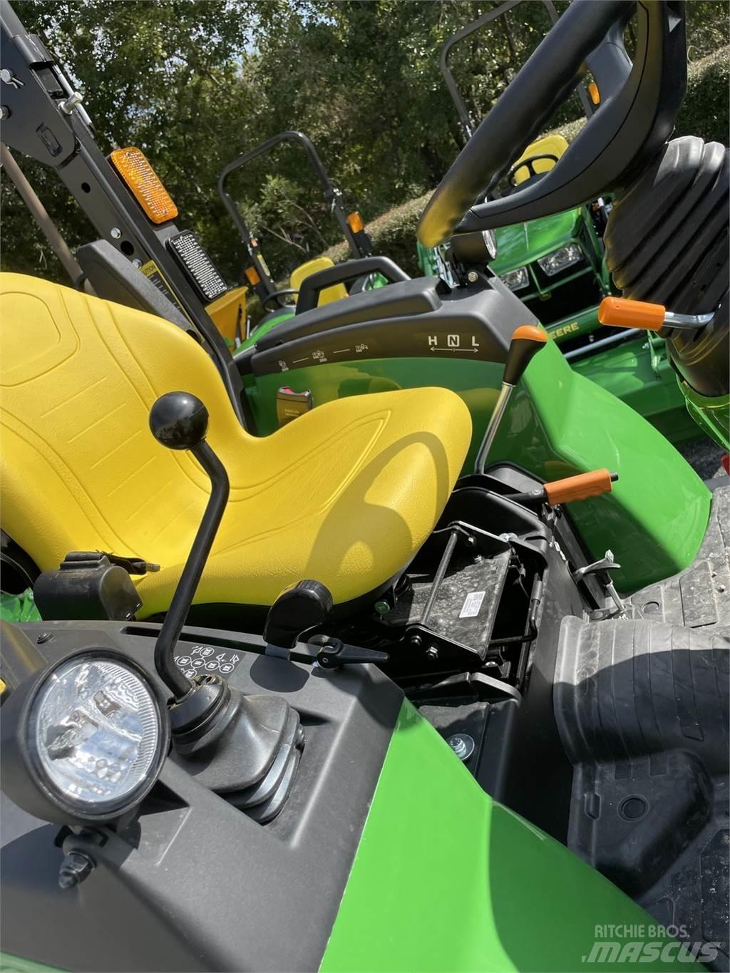 John Deere 2038R Компактни трактори