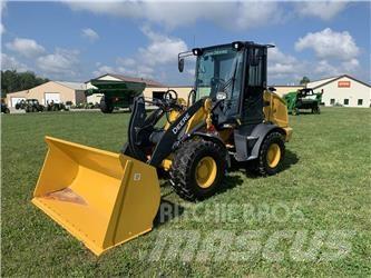 John Deere 244L Колесни товарачи