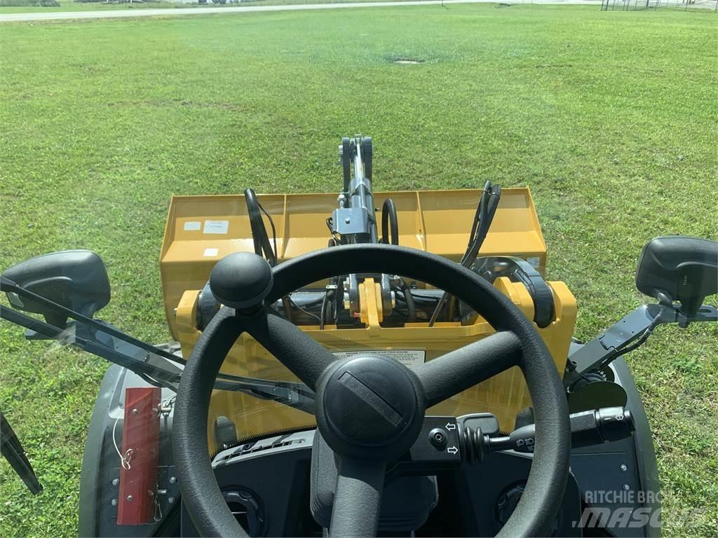 John Deere 244L Колесни товарачи