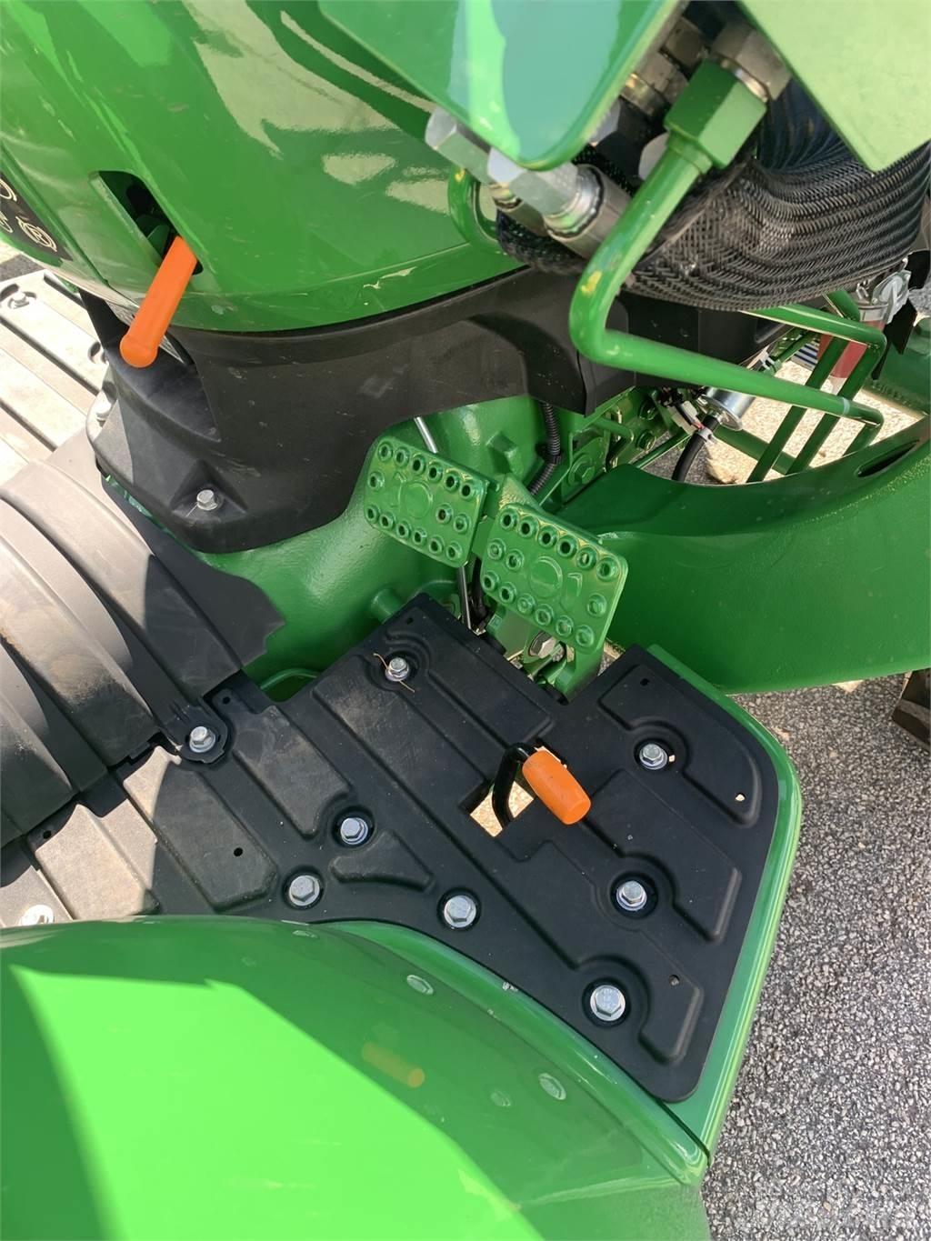 John Deere 3025D Компактни трактори