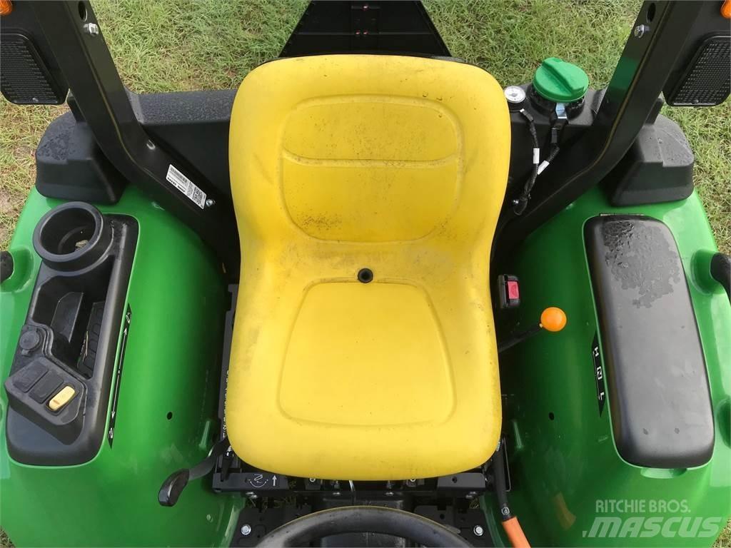 John Deere 3025E Компактни трактори