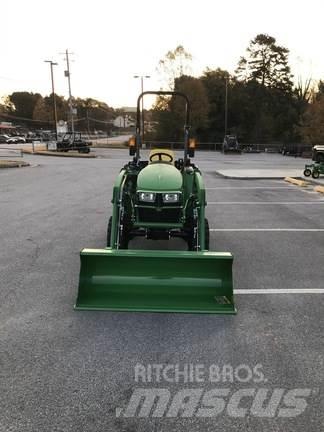 John Deere 3025E Компактни трактори