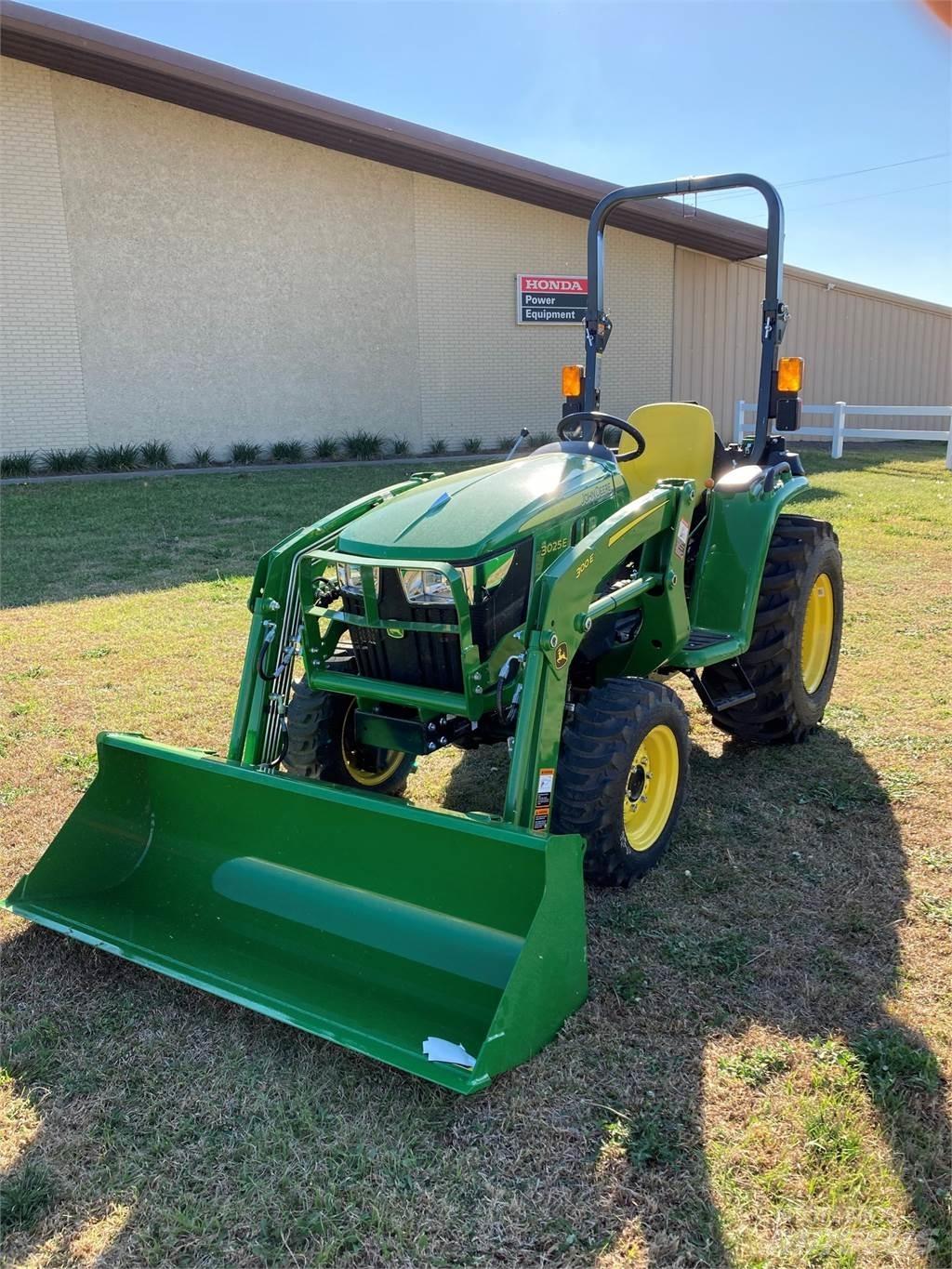 John Deere 3025E Компактни трактори