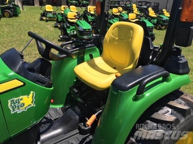 John Deere 3025E Компактни трактори