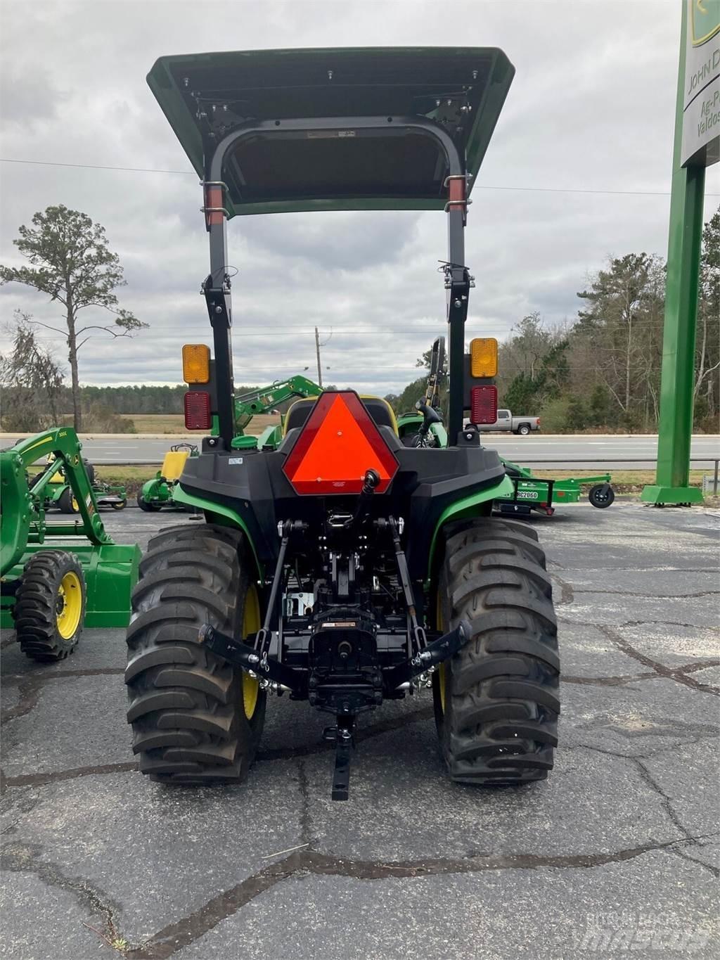 John Deere 3025E Компактни трактори