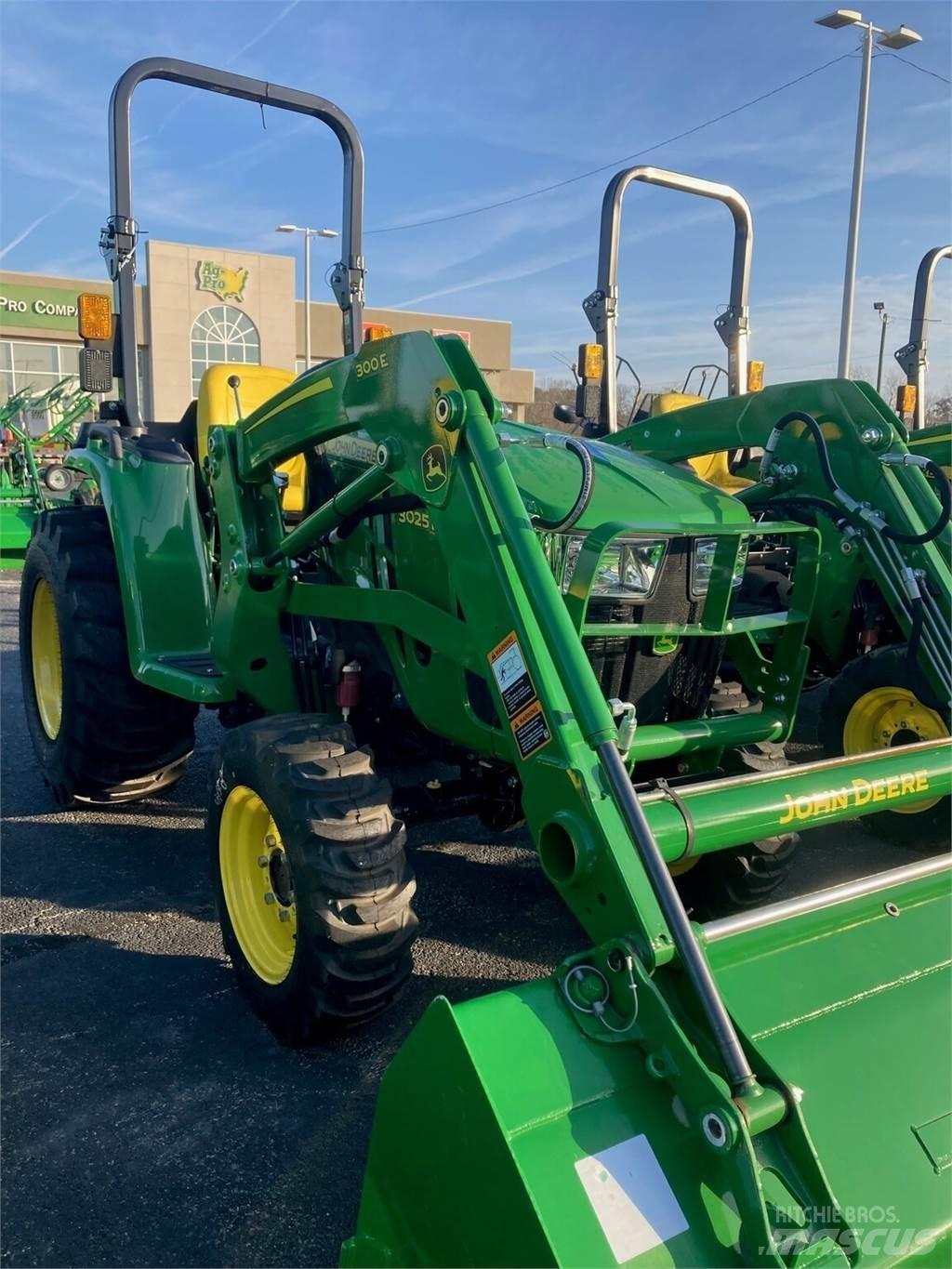 John Deere 3025E Компактни трактори