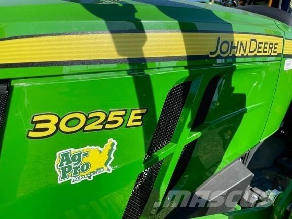 John Deere 3025E Компактни трактори
