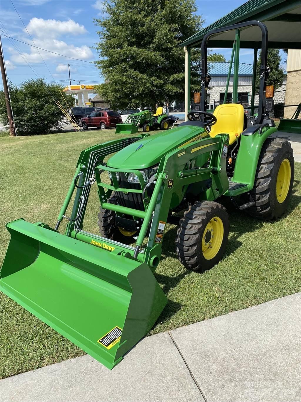 John Deere 3025E Компактни трактори