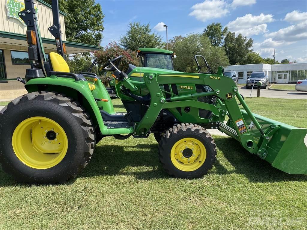 John Deere 3025E Компактни трактори