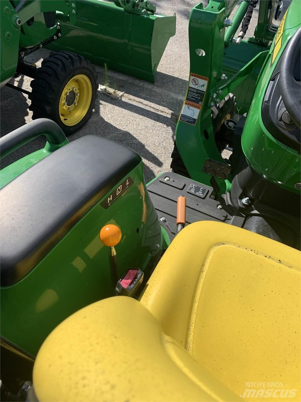John Deere 3025E Компактни трактори