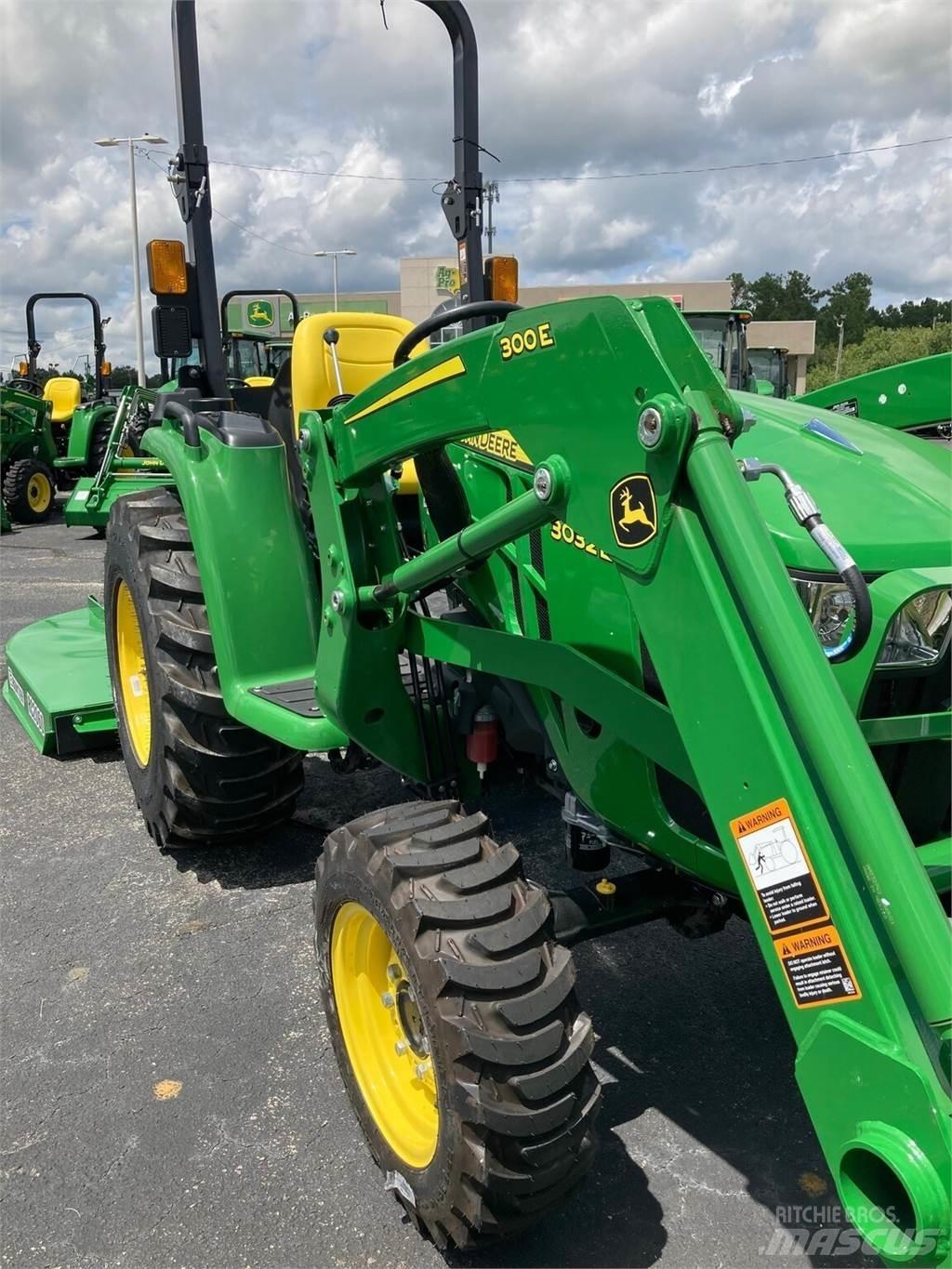 John Deere 3032E Компактни трактори