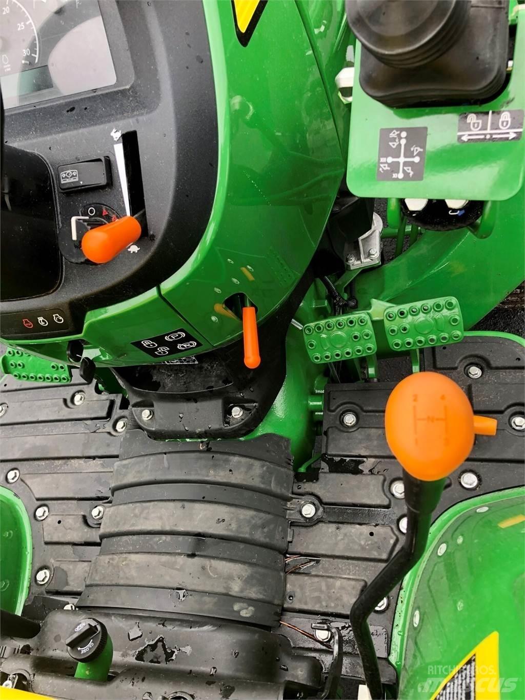 John Deere 3035D Компактни трактори
