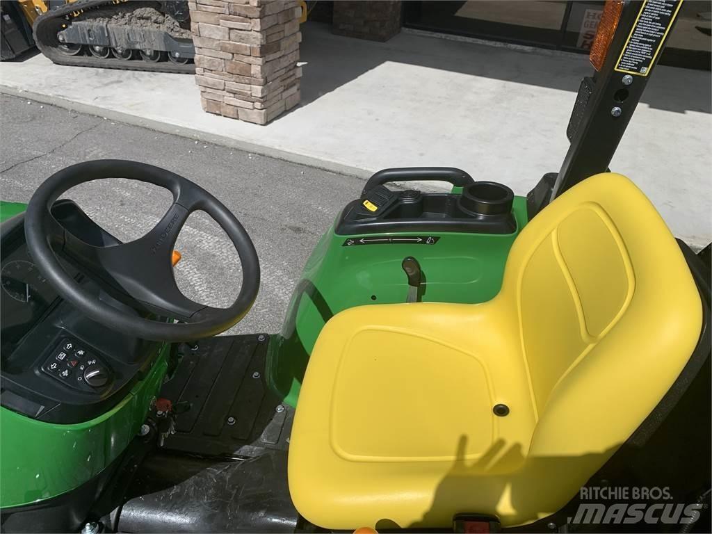 John Deere 3038E Компактни трактори