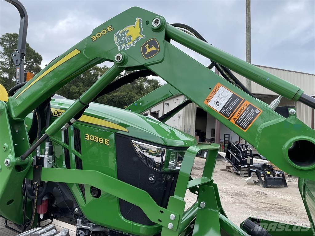 John Deere 3038E Компактни трактори