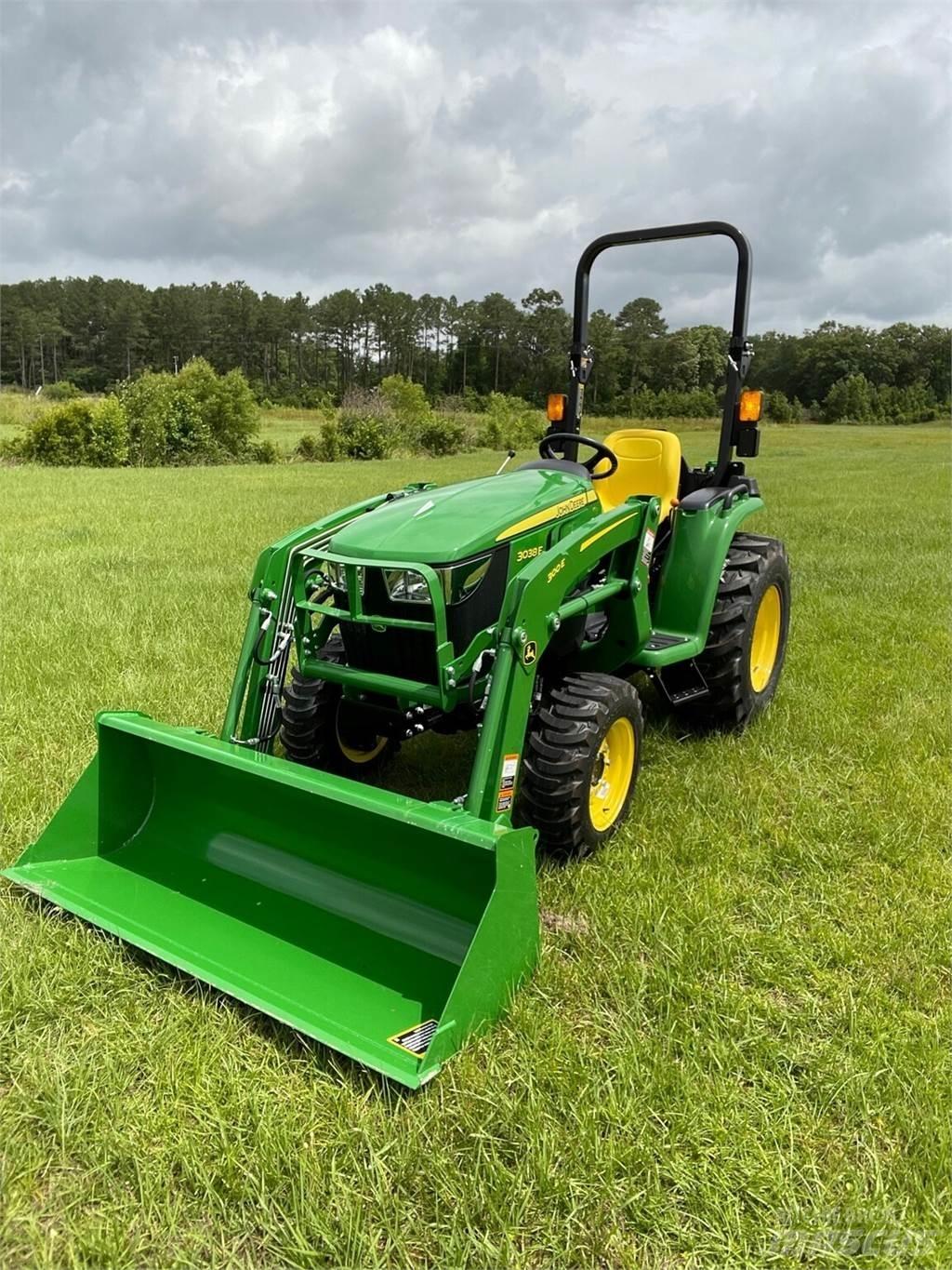 John Deere 3038E Компактни трактори
