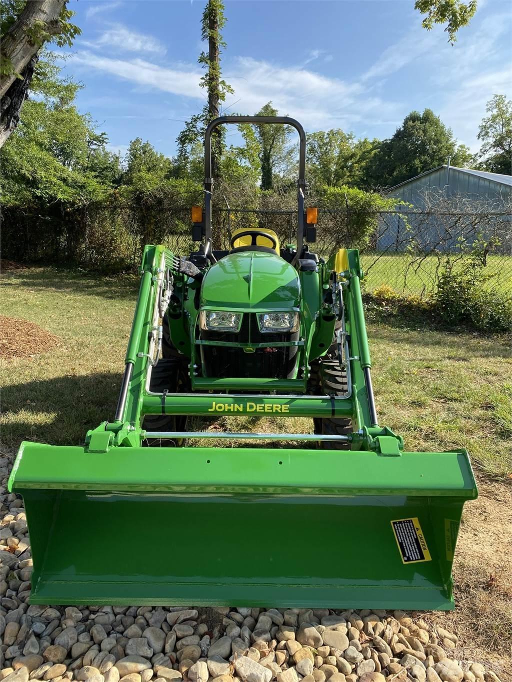 John Deere 3038E Компактни трактори