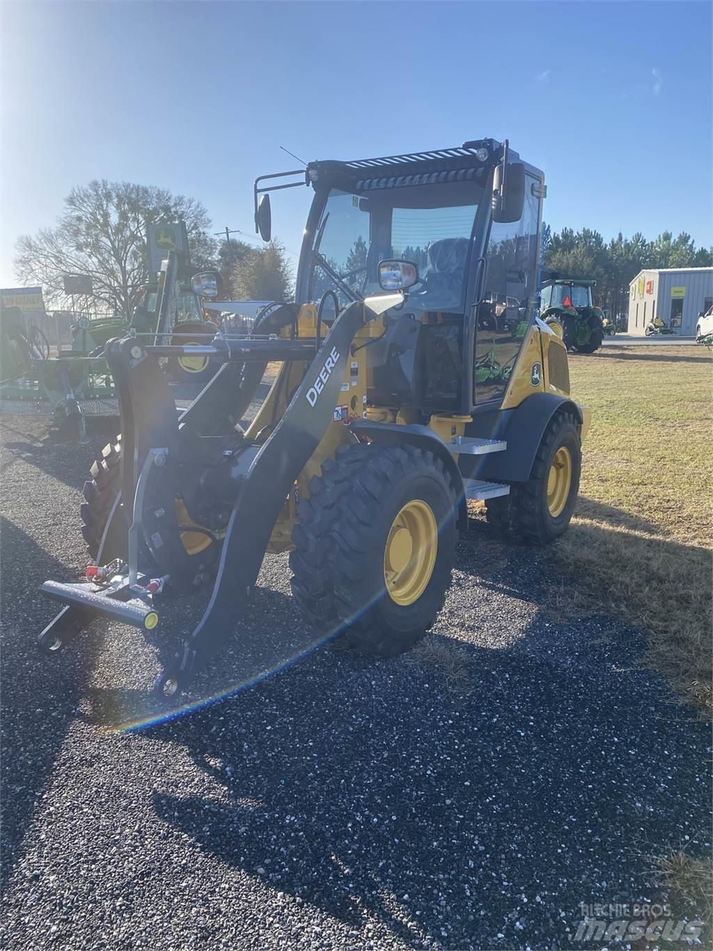 John Deere 304 G Мини товарачи