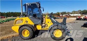 John Deere 304 G Мини товарачи