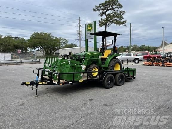 John Deere 3043D Трактори