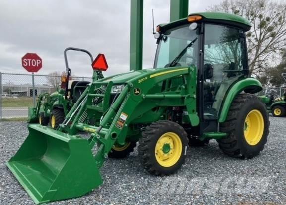 John Deere 3046R Трактори