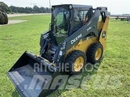 John Deere 318G Мини товарачи
