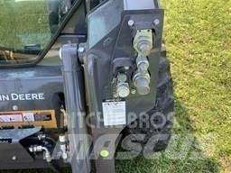 John Deere 318G Мини товарачи
