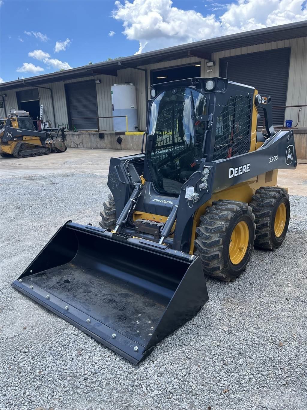 John Deere 320G Мини товарачи
