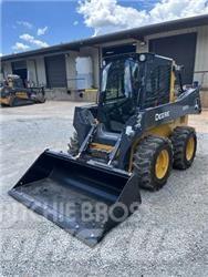 John Deere 320G Мини товарачи
