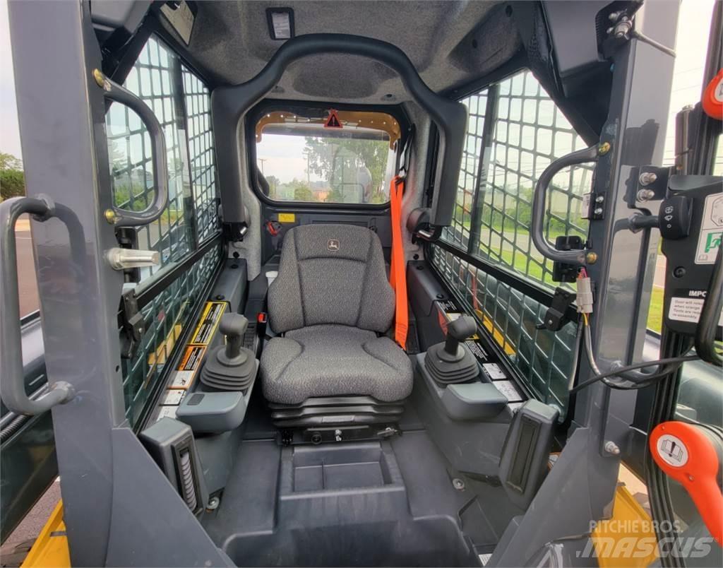 John Deere 324G Мини товарачи
