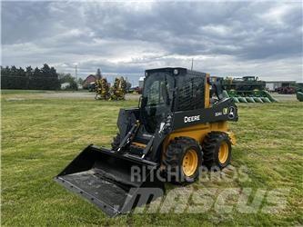 John Deere 324G Мини товарачи
