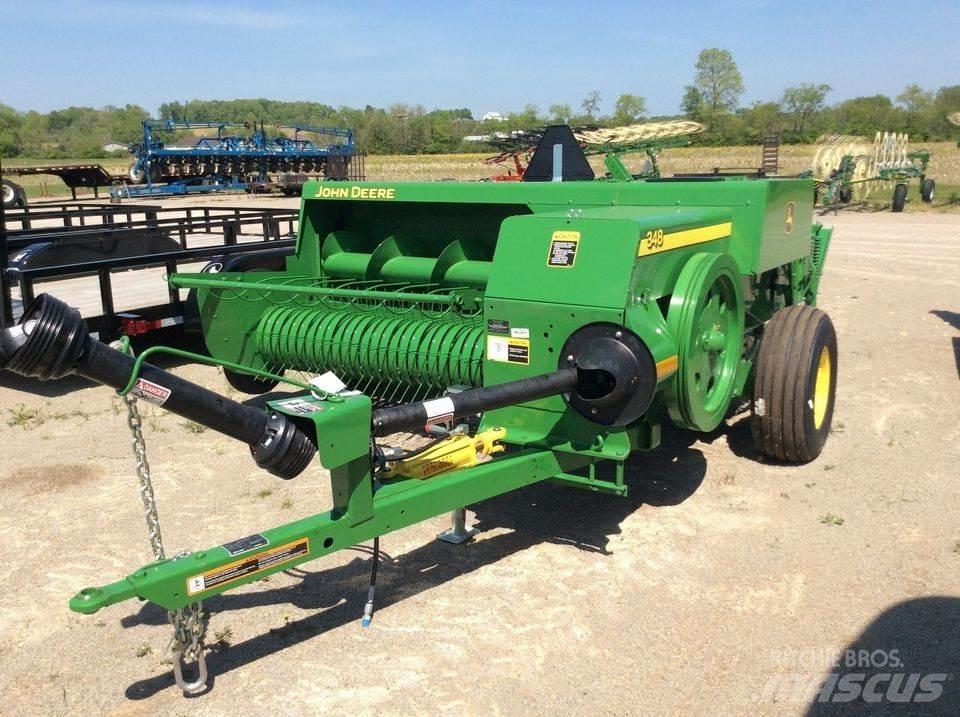 John Deere 348 Балопреси квадратни
