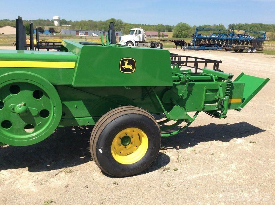 John Deere 348 Балопреси квадратни

