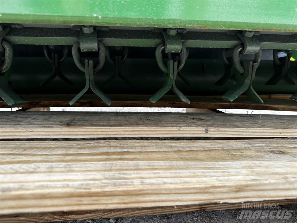 John Deere 390 Косачки
