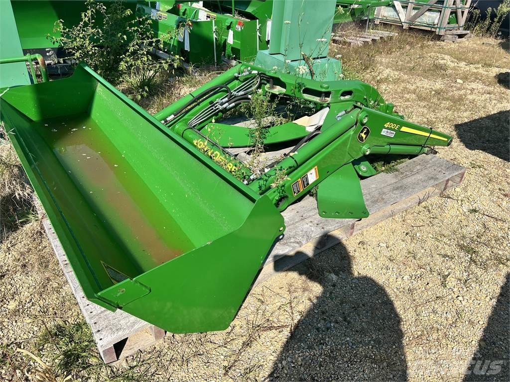 John Deere 400E Трактори
