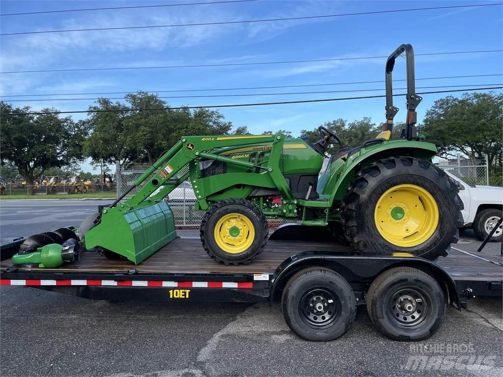 John Deere 4044M Трактори