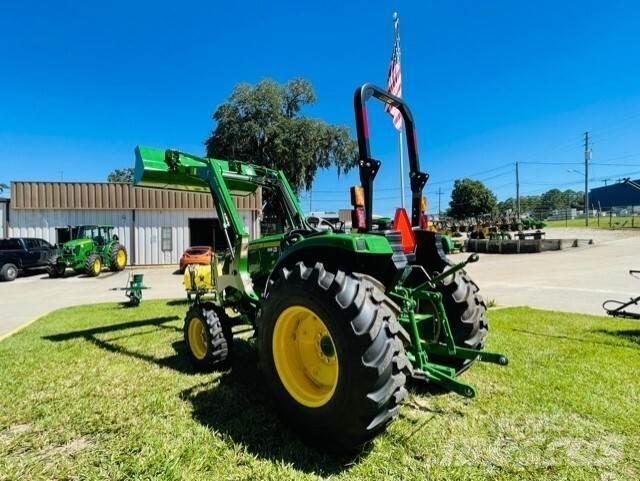 John Deere 4044M Трактори