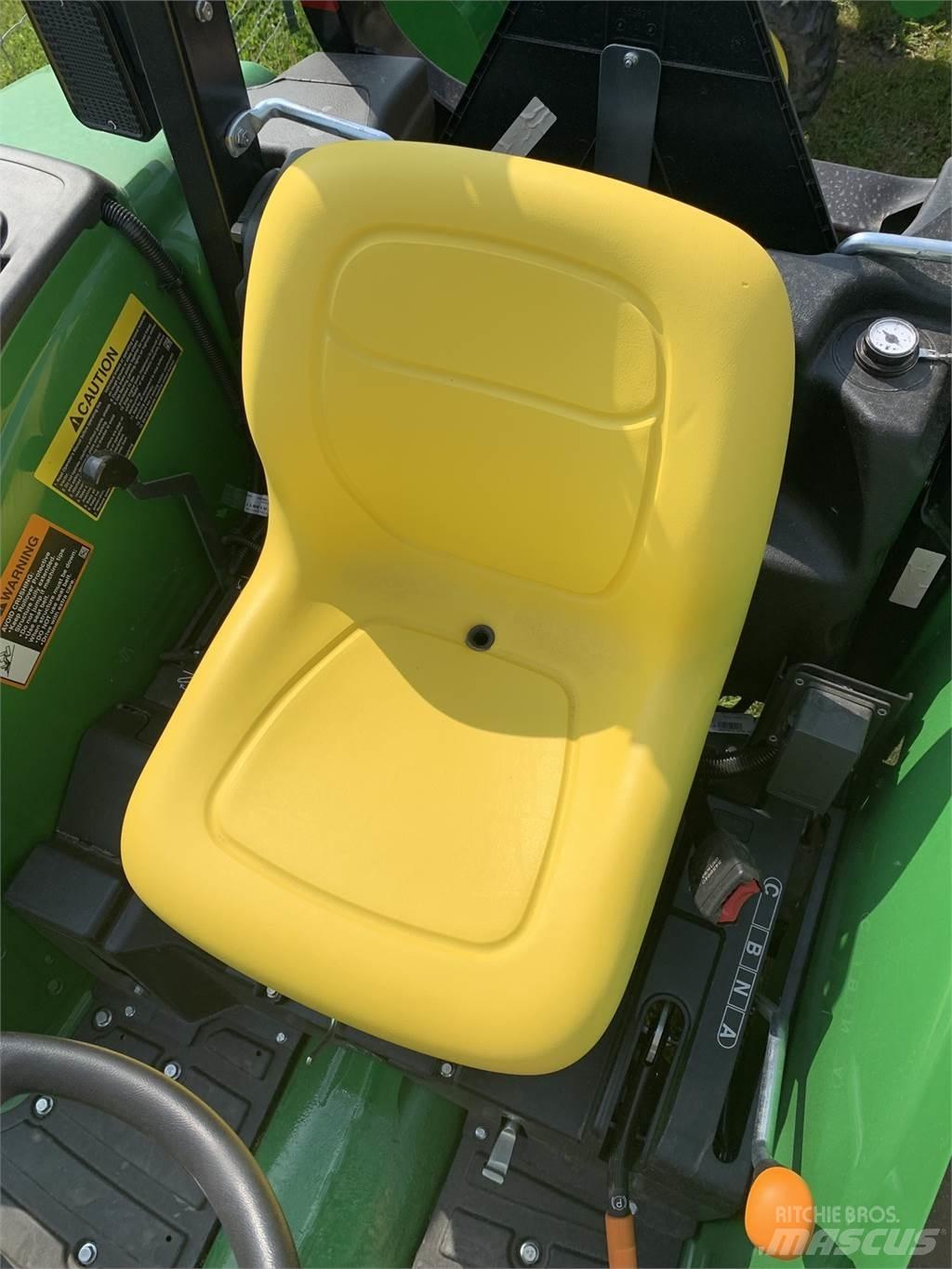 John Deere 4044M Трактори