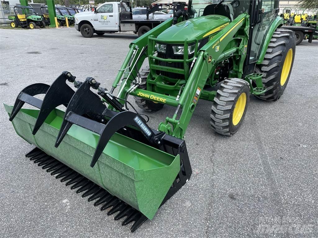 John Deere 4052R Трактори