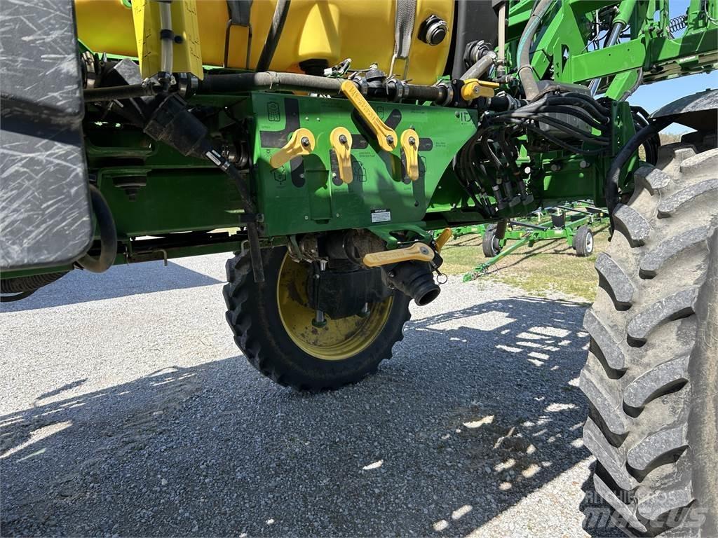 John Deere 408R Прикачни пръскачки
