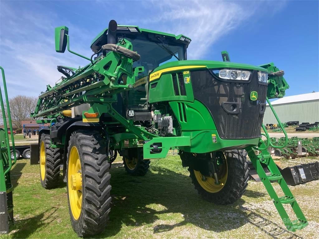 John Deere 410R Прикачни пръскачки
