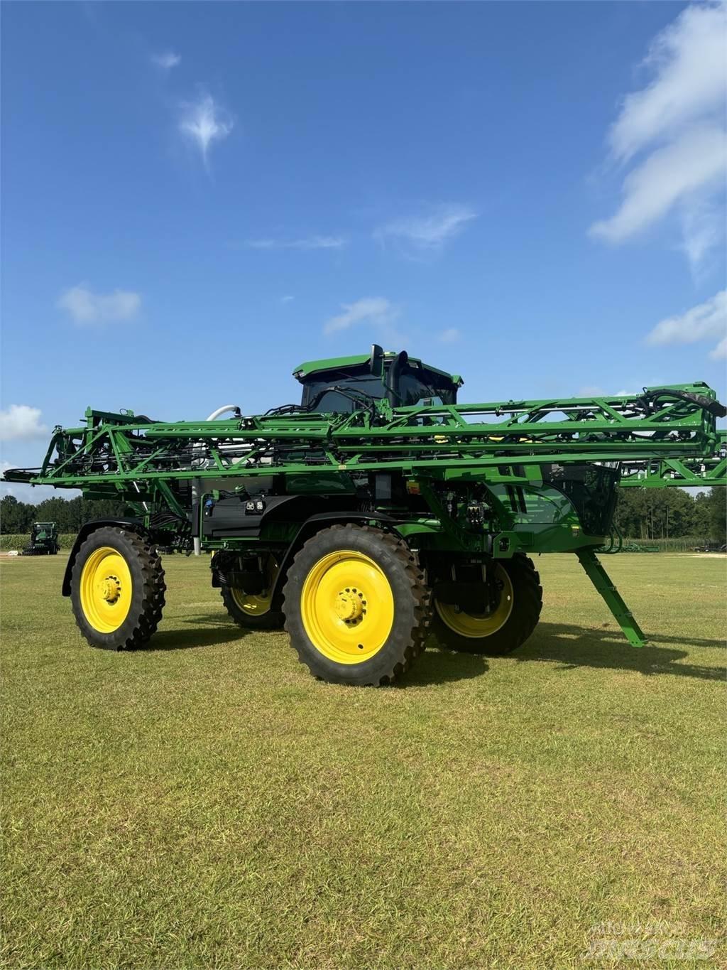 John Deere 410R Прикачни пръскачки
