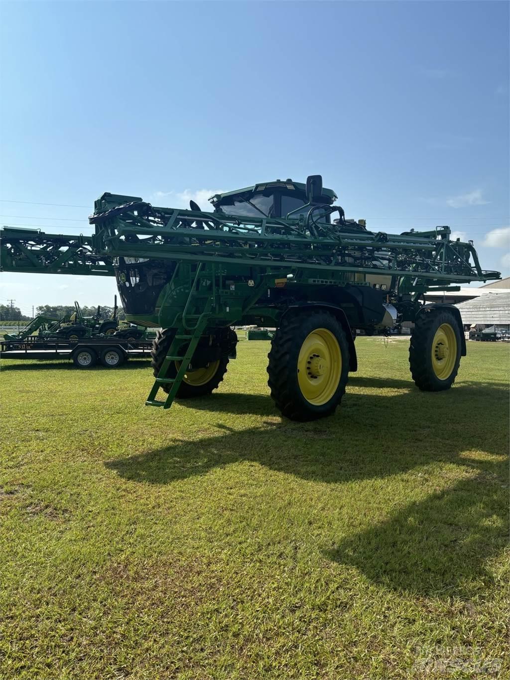 John Deere 410R Прикачни пръскачки

