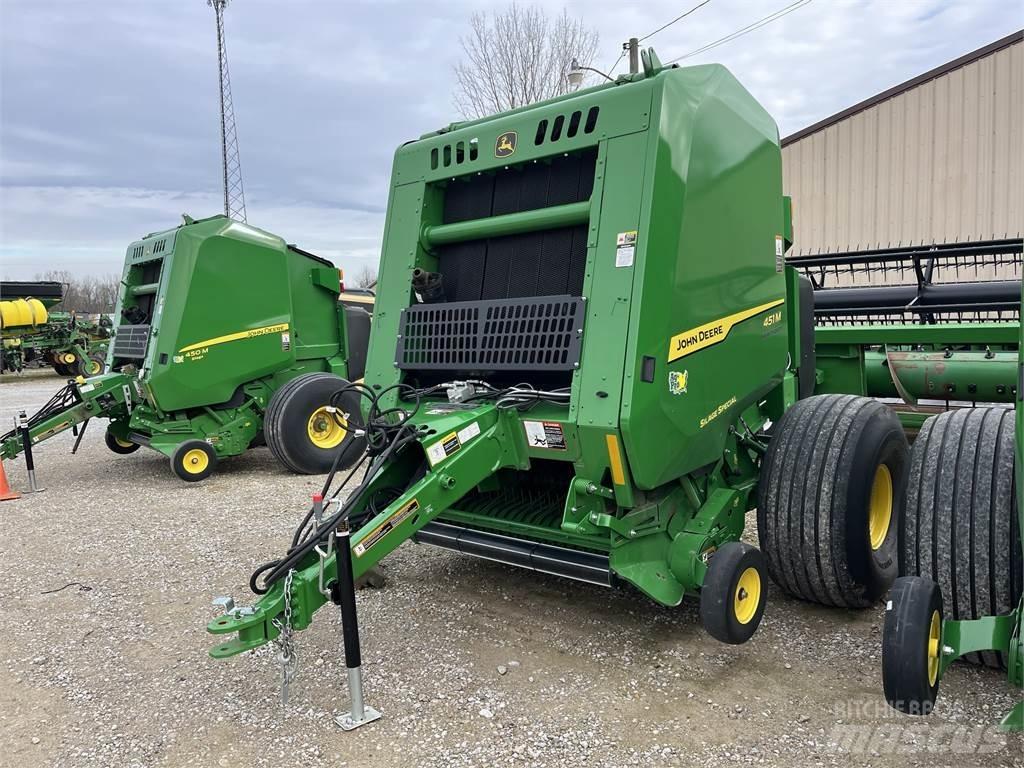 John Deere 451M Сламопреси за кръгли бали
