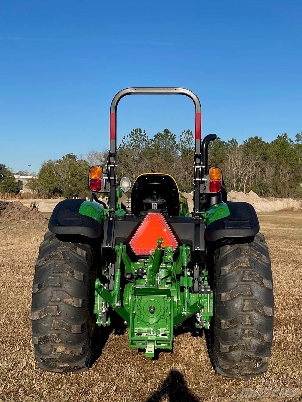 John Deere 5045E Трактори