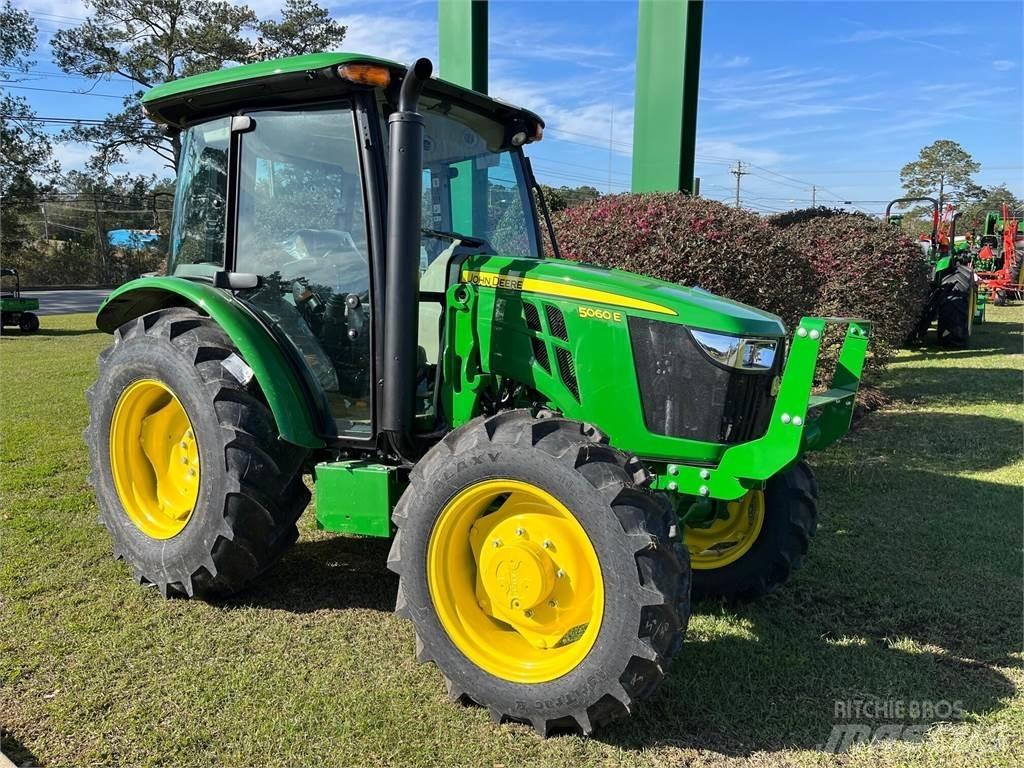 John Deere 5060E Трактори