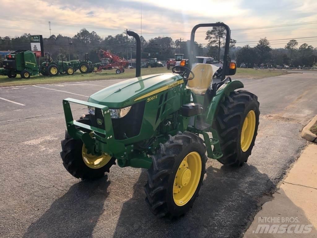 John Deere 5067E Трактори