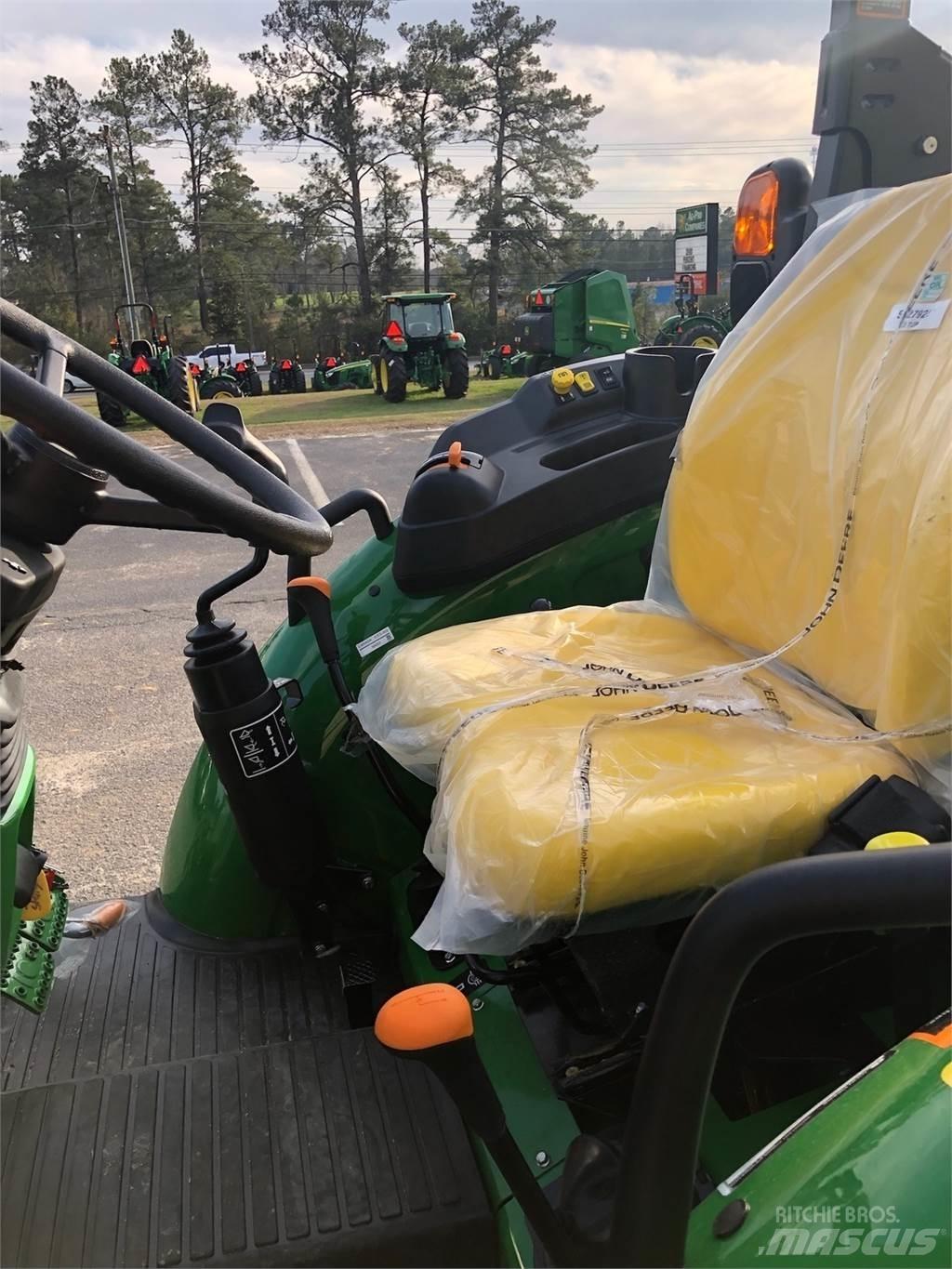 John Deere 5067E Трактори