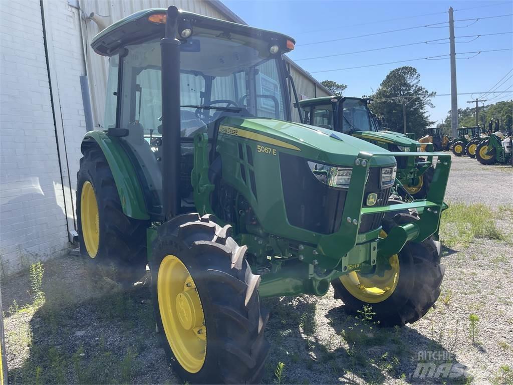 John Deere 5067E Трактори