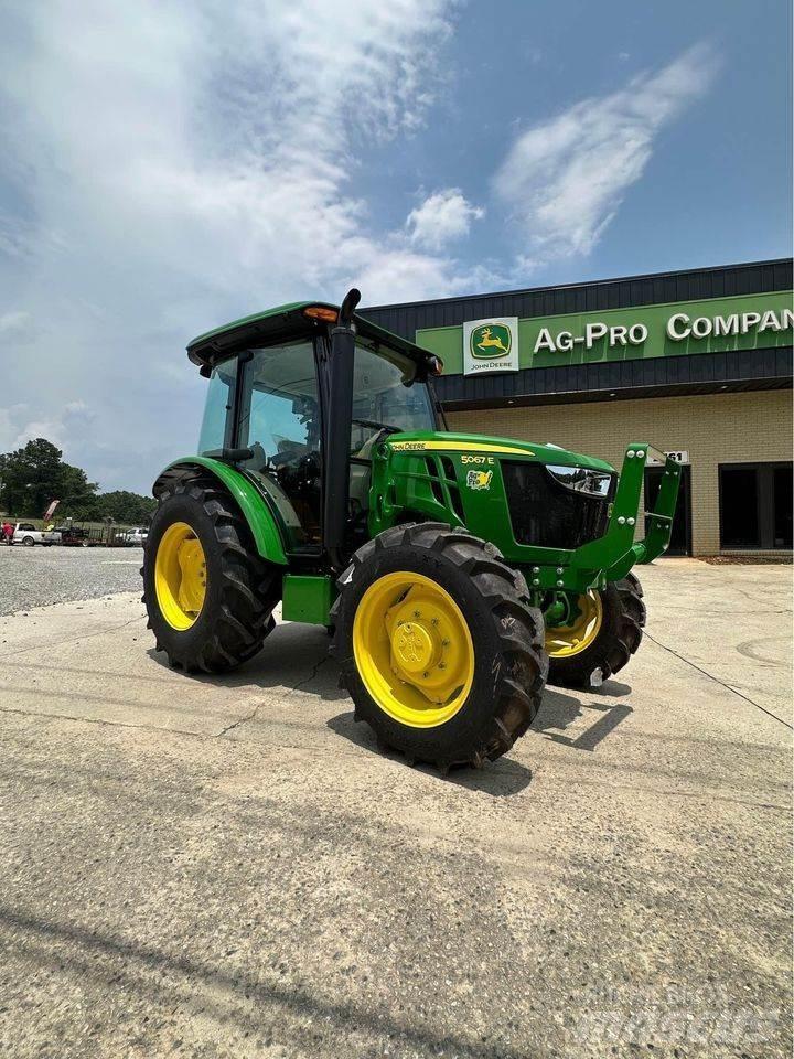 John Deere 5067E Трактори